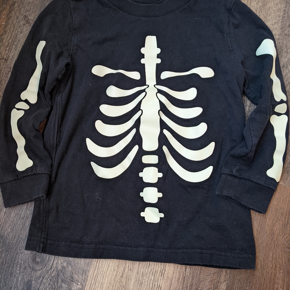 Simple Joy's long sleeve glow in the dark Shirt